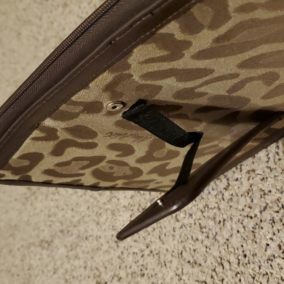 Nine West Animal Print Tablet Case - Picture 10 of 12